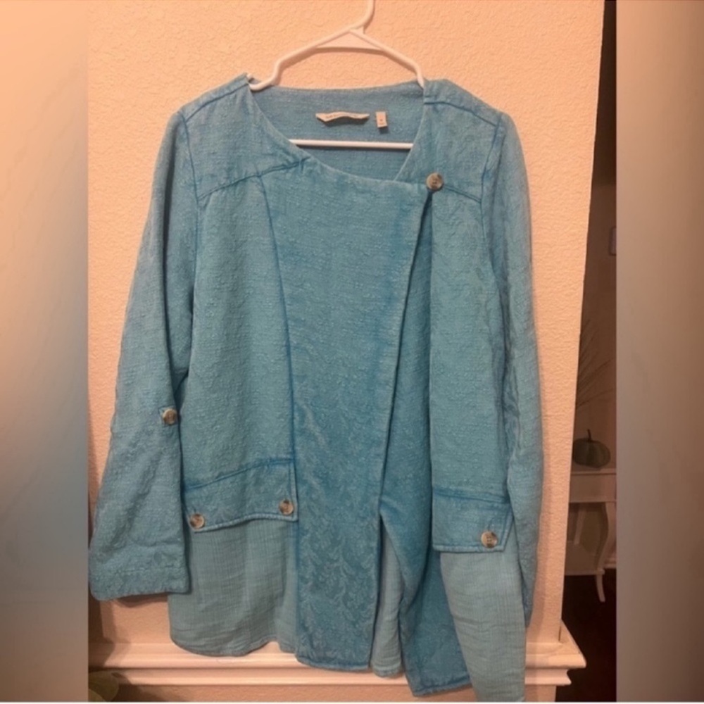M Soft Surroundings Urban Escape Topper Top Tunic
Meadowbrook Button Pocket - Picture 6 of 11